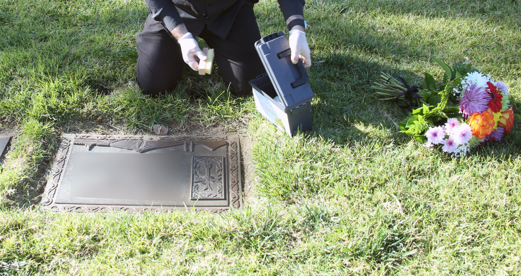 Glory Roses Treatment (Service) Cemetery Headstone Gravestone Cleaning